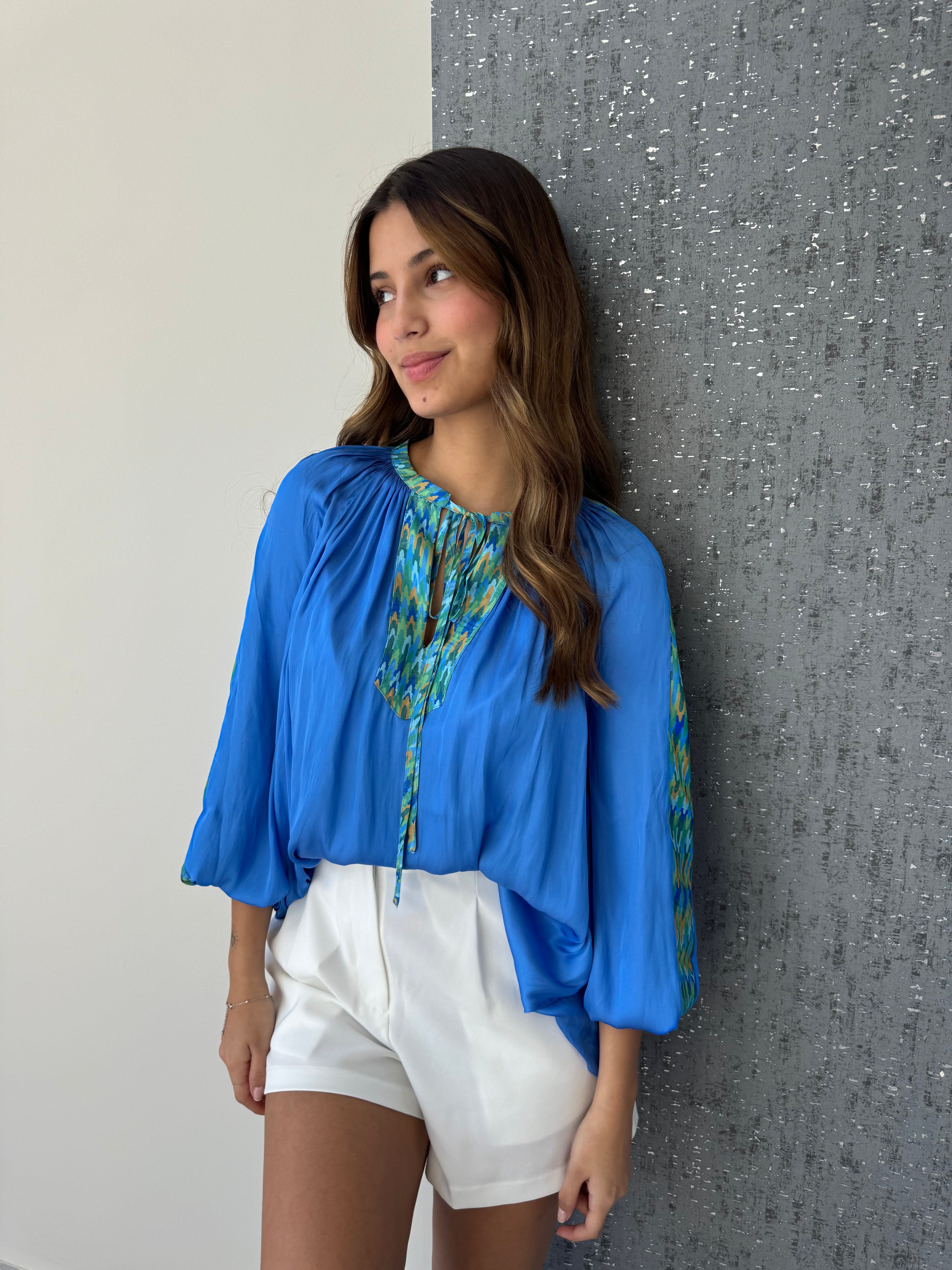 BLUSA AZUL MANGA TRES CUARTOS