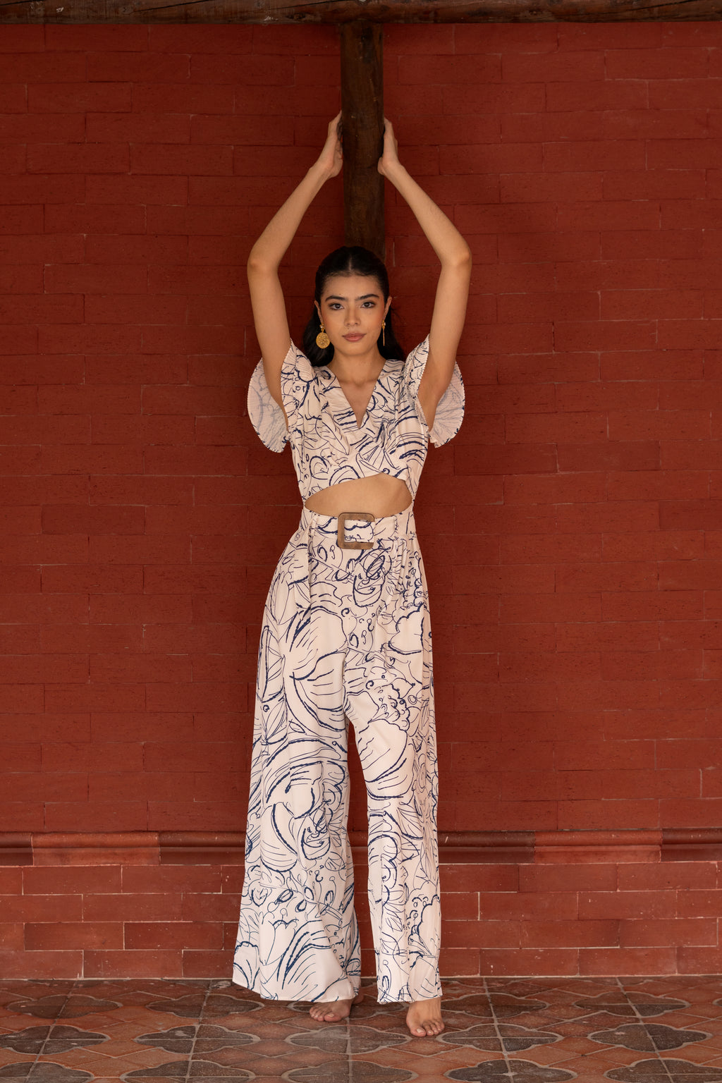 ENTERIZO BLANCO CON ESTAMPADO AZUL