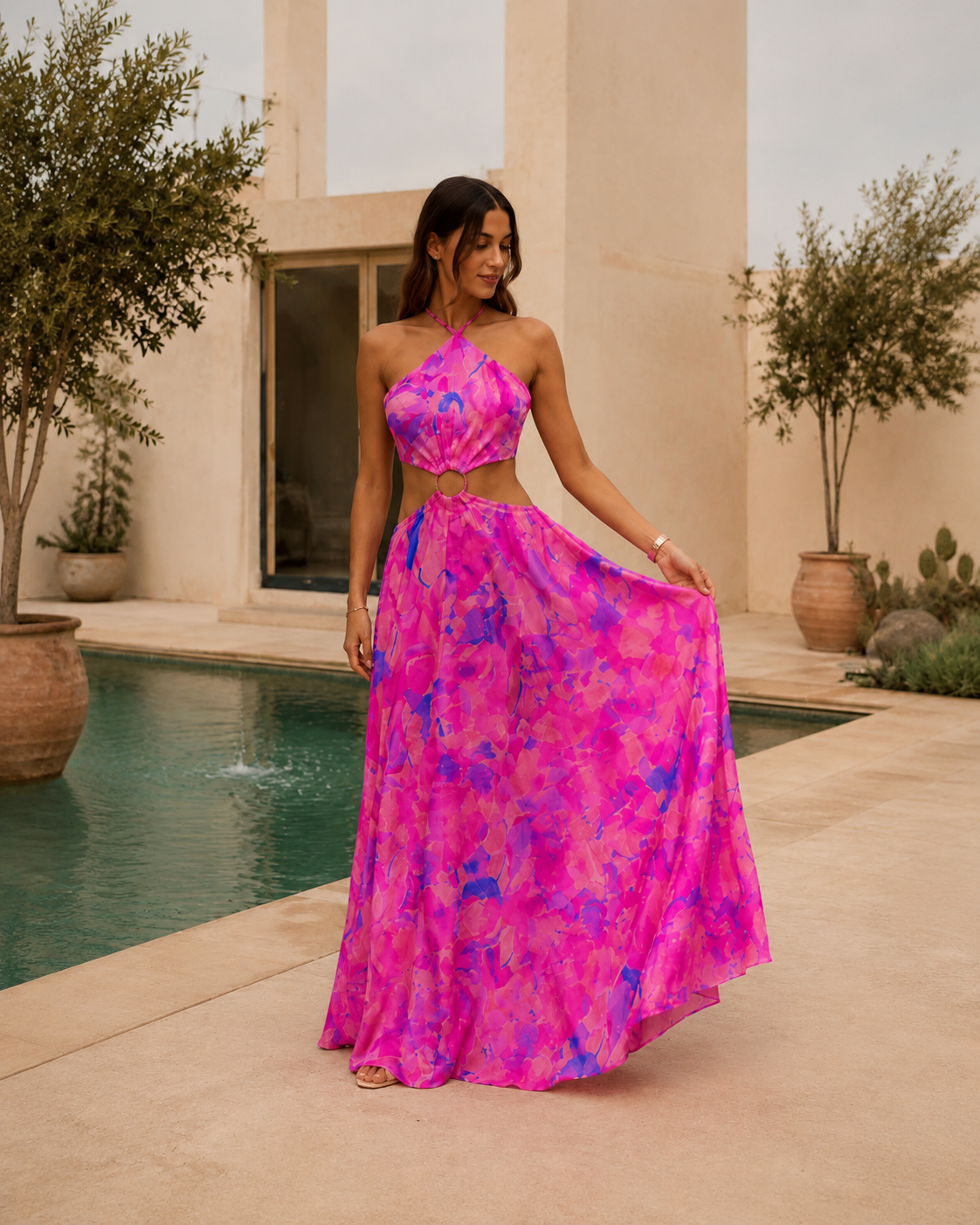 VESTIDO LARGO TROPICAL CON ESCOTE