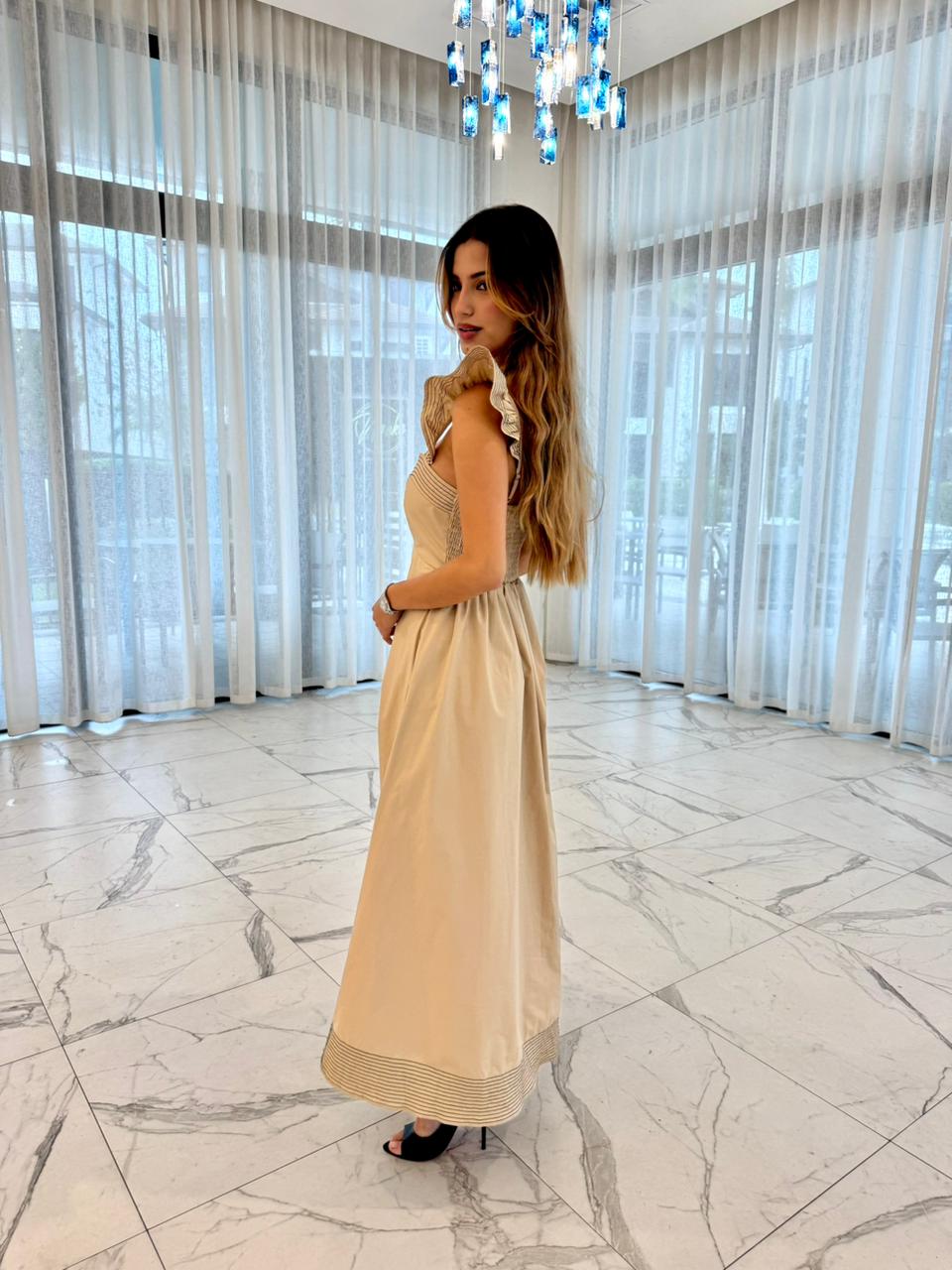 VESTIDO BEIGE ARANDELA