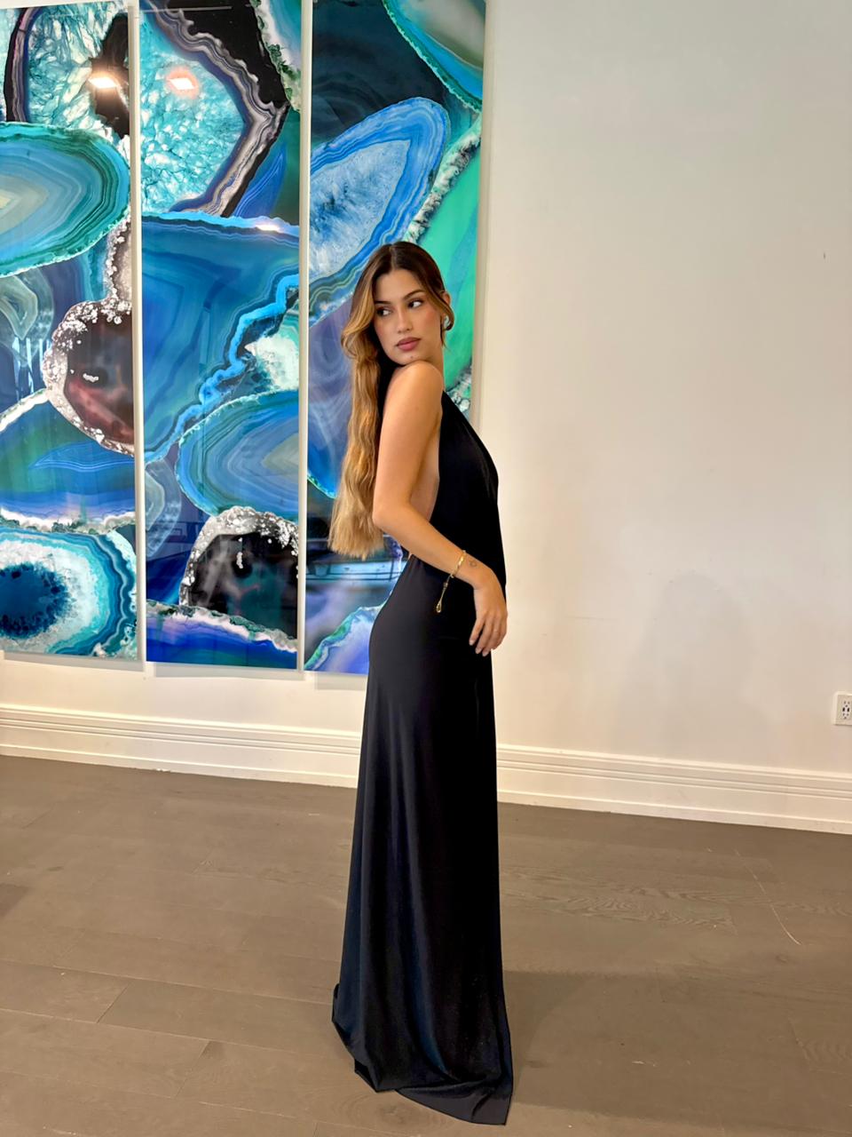 VESTIDO NEGRO SEXY CON ESCOTE